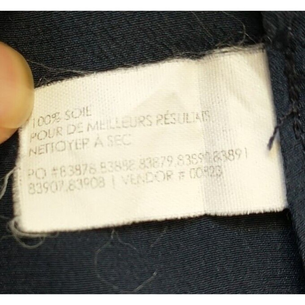 Club Monaco Blouse Top Women M Navy Blue 100% Silk Sleeveles Collar Snap Classic - Picture 8 of 11